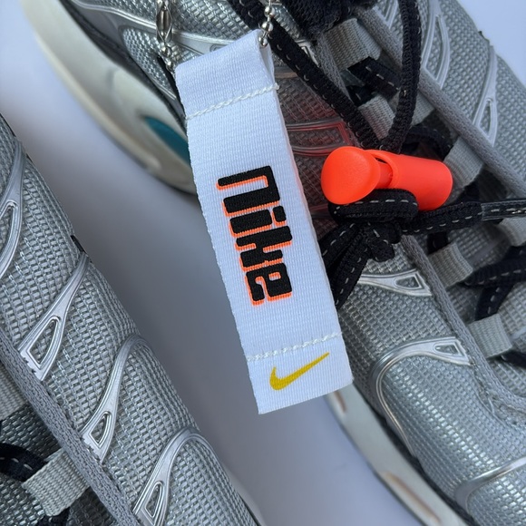 Nike Women’s Gray and Black Sneakers with Orange Accents - Picture 3 of 3